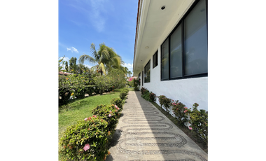 Casa de playa en venta en Coronado a pasos de la Sinagoga