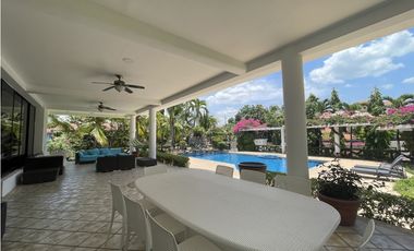 Casa de playa en venta en Coronado a pasos de la Sinagoga