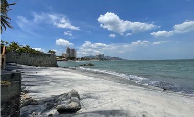 Casa de playa en venta en Coronado a pasos de la Sinagoga