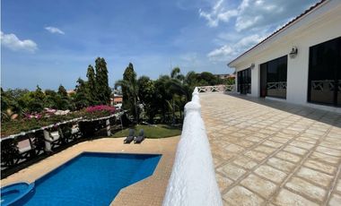 Casa de playa en venta en Coronado a pasos de la Sinagoga