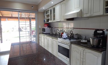 VENDE HERMOSA PROPIEDAD EN ZONA URBANA DE ANDINO DE 3 DORMITORIOS