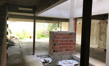 CASA DE USO COMERCIAL EN ALQUILER
