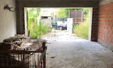 CASA DE USO COMERCIAL EN ALQUILER