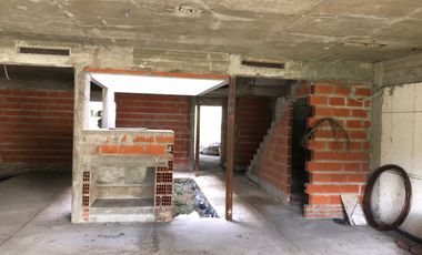CASA DE USO COMERCIAL EN ALQUILER