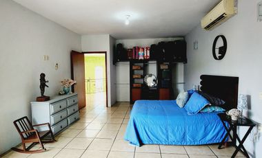 Casa en VENTA de 4 recamaras, amplios espacios y ventilacion Colonia ortiz rubio