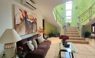 Casa en VENTA de 4 recamaras, amplios espacios y ventilacion Colonia ortiz rubio