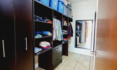 Casa en VENTA de 4 recamaras, amplios espacios y ventilacion Colonia ortiz rubio