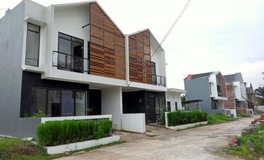 Rumah Dua Lantai Kota Bogor Kawasan Islami Tepi Jalan Raya