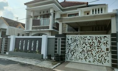 Rumah Mewah Siap Huni 2 Lantai Jl Bunga Daerah Suhat Kota Malang