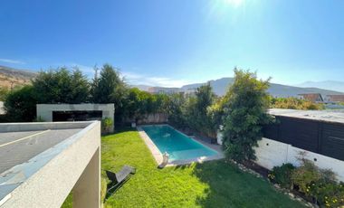 VENDO EXCLUSIVA CASA EN SANTA ELENA CHICUREO NORTE