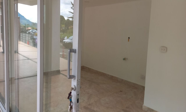 local en venta en girasoles del tambo. Cod V400426