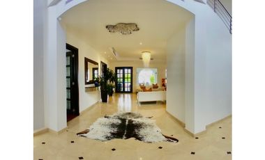 SE VENDE CASA EN ROYAL PACIFIC COSTA DEL ESTE