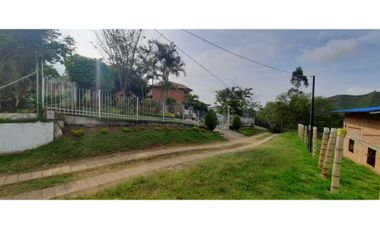 Vendo finca casa de campo  yumbo vereda Santa Inés  antes de la cumbre