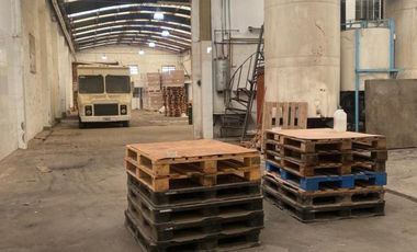 Amplio galpón en venta