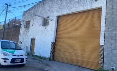 Amplio galpón en venta