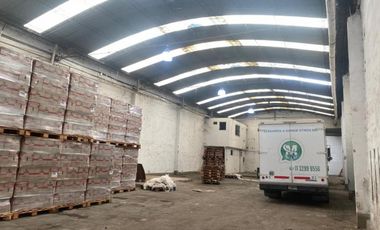 Amplio galpón en venta