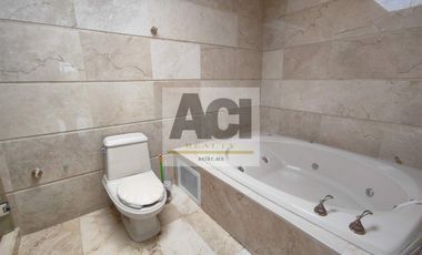 Se vende casa en condominio en Interlomas
