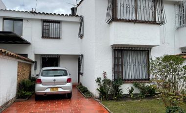 Amplia casa en venta en Pontevedra