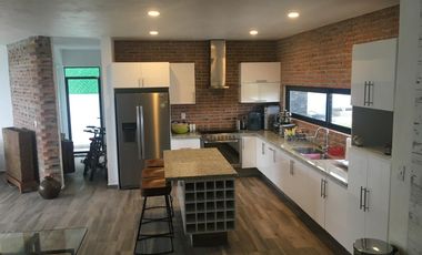 CASA EN VENTA EN LOMAS DE COCOYOC