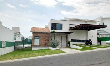CASA EN VENTA EN LOMAS DE COCOYOC