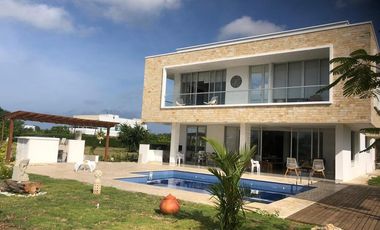 CASA DE LUJO EN VENTA CONJUNTO PALMA REAL, CARTAGENA.