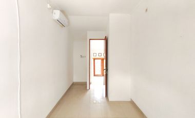 Rumah 2 Lt SHM 12 Menit ke Pamulang Square Dibantu KPR J-36639