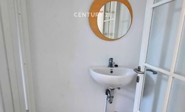 Hunian Dan Ruang Usaha Pinggir Jalan Raya Di Maguwoharjo