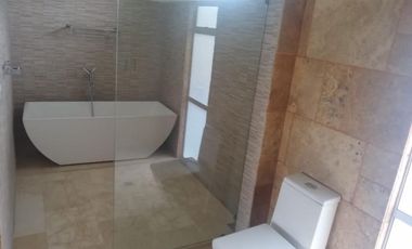 casa en venta en via al tennis. Cod V8934