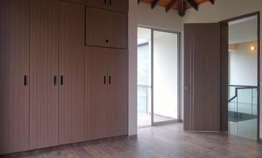 casa en venta en via al tennis. Cod V8934