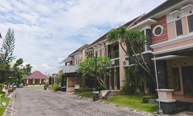 Rumah mewah dalam perumahan elit di pusat kota Jogja