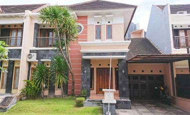 Rumah mewah dalam perumahan elit di pusat kota Jogja