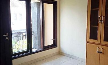 Rumah mewah dalam perumahan elit di pusat kota Jogja