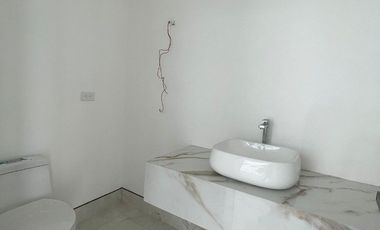 VENDO ELEGANTE CASA DE ESTRENO EN ISLA MOCOLI