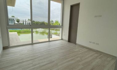 VENDO ELEGANTE CASA DE ESTRENO EN ISLA MOCOLI