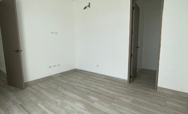 VENDO ELEGANTE CASA DE ESTRENO EN ISLA MOCOLI
