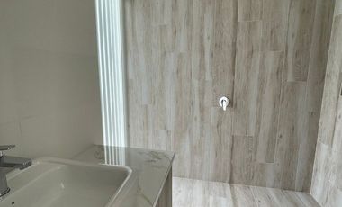 VENDO ELEGANTE CASA DE ESTRENO EN ISLA MOCOLI