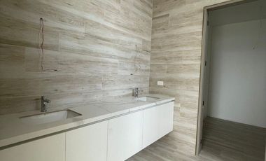 VENDO ELEGANTE CASA DE ESTRENO EN ISLA MOCOLI