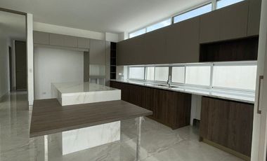 VENDO ELEGANTE CASA DE ESTRENO EN ISLA MOCOLI