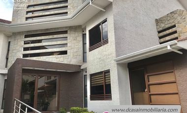 Departamento de Venta – Av. 10 de Agosto – 4 dormitorios máster, 3 terrazas, 4 garajes