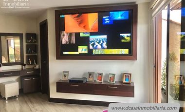Departamento de Venta – Av. 10 de Agosto – 4 dormitorios máster, 3 terrazas, 4 garajes