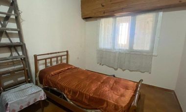 Deposito con local y vivienda de 3 ambientes sobre lote de 451m2 en Mariano Acosta y Juan B justo