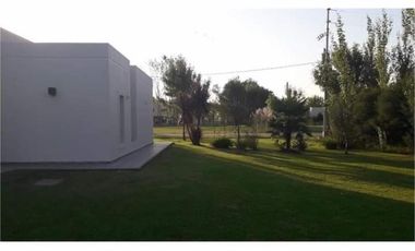 CASA MINIMALISTA 5 AMB, 260 M2, LOTE DE 50 X 52 MTS,