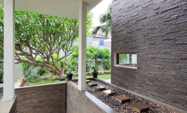 DIJUAL RUMAH MODERN at Jl KEMANG TIMUR, JAKSEL dgn S.POOL