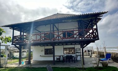 Hermosa casa de playa en Cadeate a 10 minutos de Olón o 5 minutos de Montañita.