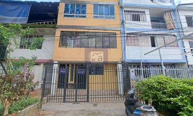 COD. 4298 - SE ARRIENDA APARTAMENTO - BARRIO: PORVENIR