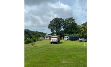VENTA CASA CON TERRENO EN LA CHORRERA CERRO CAMA