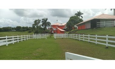 VENTA CASA CON TERRENO EN LA CHORRERA CERRO CAMA