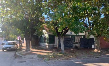 Casa con Departamento en venta en Quilmes Oeste Centro