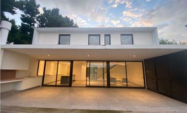 COSTA ESMERALDA SENDEROS IV 441 - CASA EN VENTA -