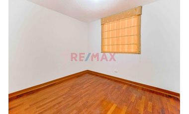 Se Vende Hermoso Departamento En Piso 1 En Condominio Parques De Surco 2